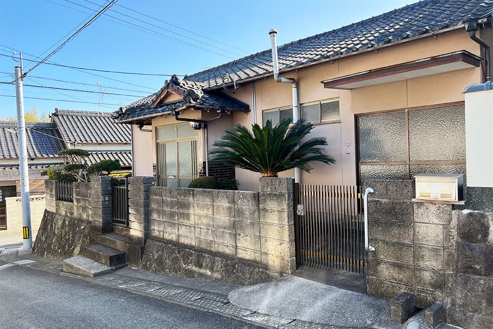築上郡の駐車場のない空き家
